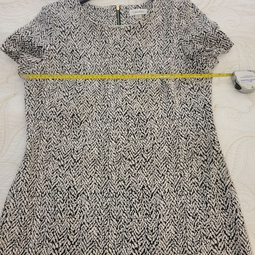 Calvin Klein Black and White Crew Neck Dress with Fitted Silhouette